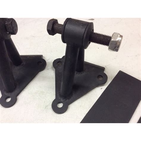 sbc solid engine mounts